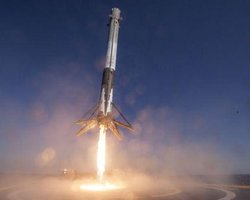 В SpaceX смонтировали ролик с неудачными приземлениями Falcon 9