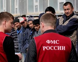 С овощебазы — на фронт: в РФ мобилизуют на войну нелегальных мигрантов, — The Times