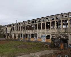 Блогер побував на старій покинутій фабриці: що він знайшов в середині (фото)