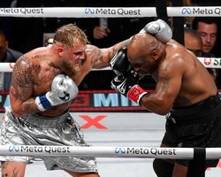 Джейк Пол победил Майка Тайсона: как проходил бой