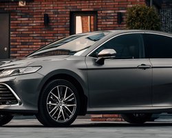 Экс-военкому придется вернуть государству деньги за два люксовых авто, которые "теща подарила"