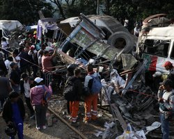 В Колумбии взорвали пассажирский автобус: 13 человек погибли, десятки раненых