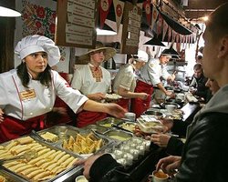 Украинцы едят меньше, чем в Европе, а платят больше, - эксперт