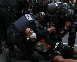 Nike выпустил видео против расизма, и его репостнули в ADIDAS