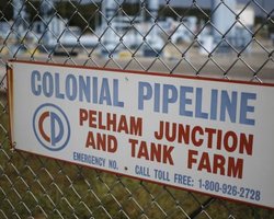 Власти США считают, что трубопровод в США атаковала группа хакеров "без политики"