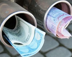Почему бензин не дешевеет вместе с нефтью
