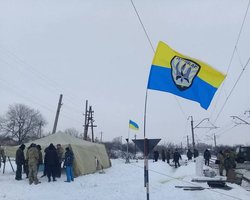 Участники блокады ОРДЛО в Бахмуте заявили, что их окружил спецназ полиции