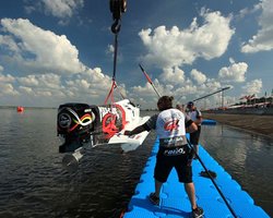 Янукович не приедет на открытие Формулы-1 на воде