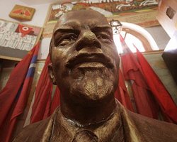 Коммунисты протестуют против переноса памятника Ленину в Судаке