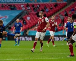 Выстраданная победа: Италия забила Австрии дважды в овертайме и вышла в 1/4 финала Евро-2020