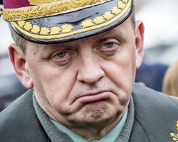 Муженко признает ответственность за Калиновку, но "козлом отпущения" быть не желает