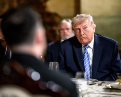 Наблюдал как за шоу: Трамп рассказал подробности захвата Мадуро в Венесуэле