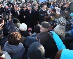 Родственники погибших на Майдане выразили недовольство Порошенко