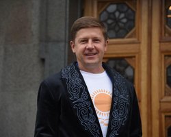 Скрыл авто за 2 млн: НАБУ сообщило о подозрении нардепу от "Слуги народа"