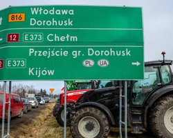 "Питання нацбезпеки": Україна закликала Польщу вільно пропускати пальне через кордон