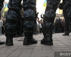 Возле Кабмина усилили охрану