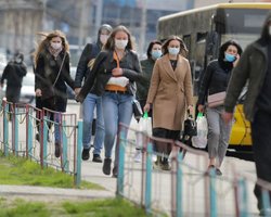 "Красная" зона карантина действует уже в пяти областях Украины: список ограничений