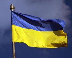 День Конституции: в Донецке и Луганске вывесили флаги Украины