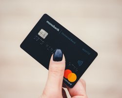 Скандал із Monobank: юрист пояснив ризики публікації фото клієнтки