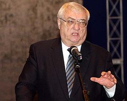 Оппозиция призвала МВФ не давать Украине денег