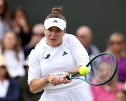 Элина Свитолина сыграла на Уимблдоне с черной лентой из-за обстрела Украины (фото)