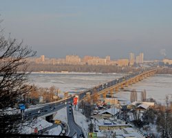Керівник РДА в Києві опублікував правила перетину мосту Патона: українці йому відповіли (фото)