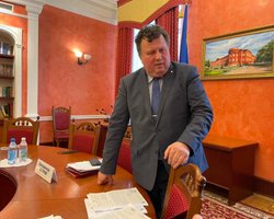 Заказная кампания конкурентов: ректор КНУ отрицает сексуальные связи со студентками