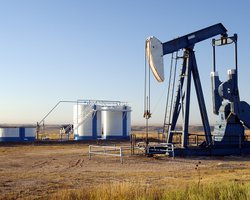 "Не переживет срыва": добыча нефти в США может остановиться из-за обвала цен, — Reuters