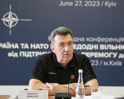 "Ожидаем конкретики": Данилов призвал НАТО не допустить третью ошибку в отношении Украины