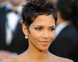 Холли Бери сыграет сбежавшую невесту мафиози