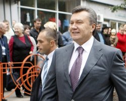 Президентский рейтинг Януковича снизился в полтора раза