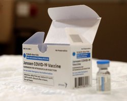 В Украине одобрена для экстренного применения вакцина от "Johnson & Johnson"