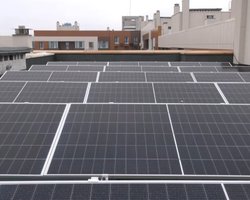 Помогут ли солнечные панели при отключениях света в Украине: объяснение эксперта