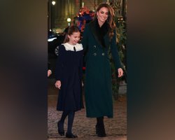 Кейт Миддлтон появилась на публике в старом пальто (видео)