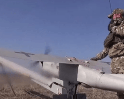 Вимкнення мобільної мережі та інтернету: в Україні можуть змінити способи боротьби з БПЛА, — ЗМІ