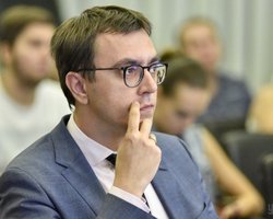 Омелян анонсировал новые транспортные ограничения с Россией