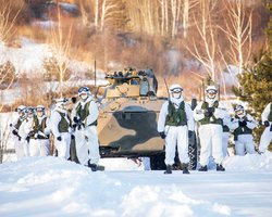 Надо пережить первые 36 часов: европейцам стоит готовиться к войне с Россией, — адмирал НАТО