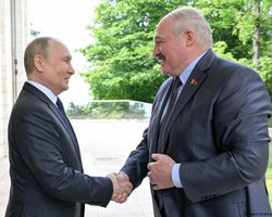 Сам себя переиграл: эксперт объяснил, как Путин из-за своего страха отдал инициативу Лукашенко