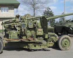 ВС РФ начали использовать сталинские зенитные пушки на Харьковском направлении (фото)