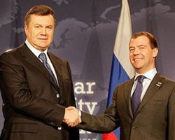 Янукович и Медведев обсудили предстоящую встречу в мае