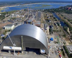 Удар дрона по укрытию ЧАЭС: сгорело 50% защитной арки над разрушенным энергоблоком, — эксперт