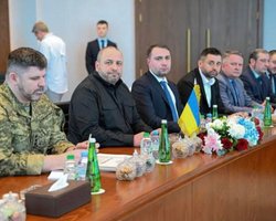 "Мы просто присутствуем": нардеп объяснил, почему мирные переговоры не приносят результата