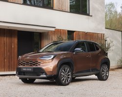 Toyota презентувала доступний кросовер для Європи з витратою 4,5 л на 100 км (фото)