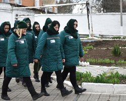 За $2 тысячи в месяц: в РФ началась новая волна вербовки женщин-заключенных, — NYT