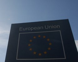 ЕС призывает власти Украины обеспечить равный доступ всех кандидатов к СМИ