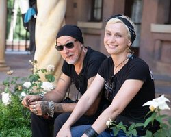 Коллега Галины Хатчинс рассказал, что произошло на съемочной площадке вестерна "Раст" (фото)