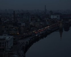 В Киеве перебои со светом в результате атаки РФ: Минэнерго заявляет о массированном ударе по энергетике Украины