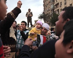 Новые беспорядки в Египте: 5 тысяч протестующих прорывались на площадь Тахрир