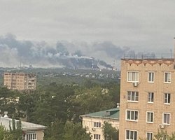Горить один з найбільших НПЗ системи "Роснефти": дрони масовано атакували російську Сизрань (відео)
