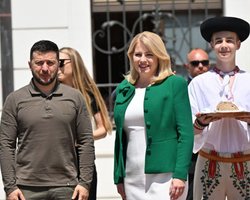 Турне напередодні саміту НАТО триває: Зеленський вирушив до Словаччини